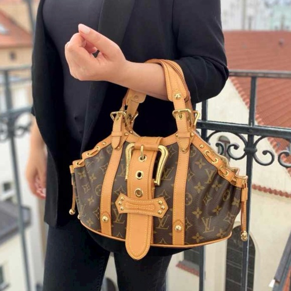 Louis Vuitton Theda monogram purse - Picture 10 of 10